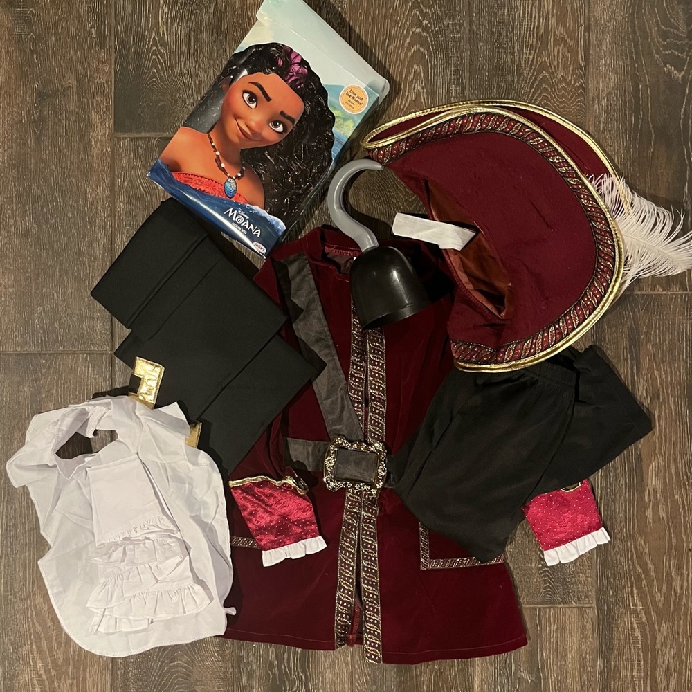 Captain Hook Disney 4T costume, plus hook and wig